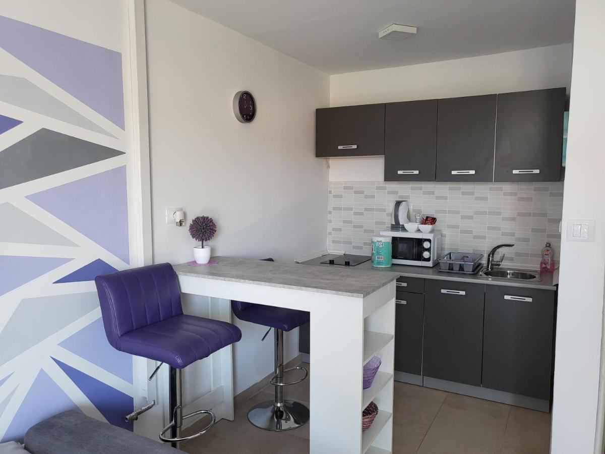 Vigo Apartman Pola Esterno foto