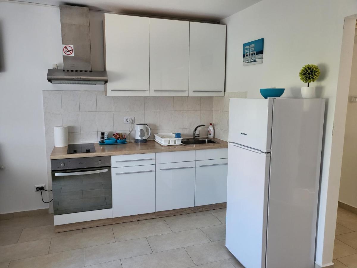 Vigo Apartman Pola Esterno foto