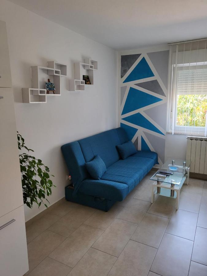 Vigo Apartman Pola Esterno foto