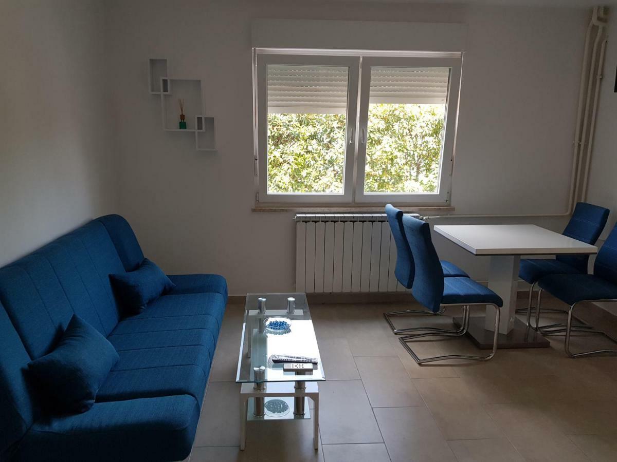 Vigo Apartman Pola Esterno foto