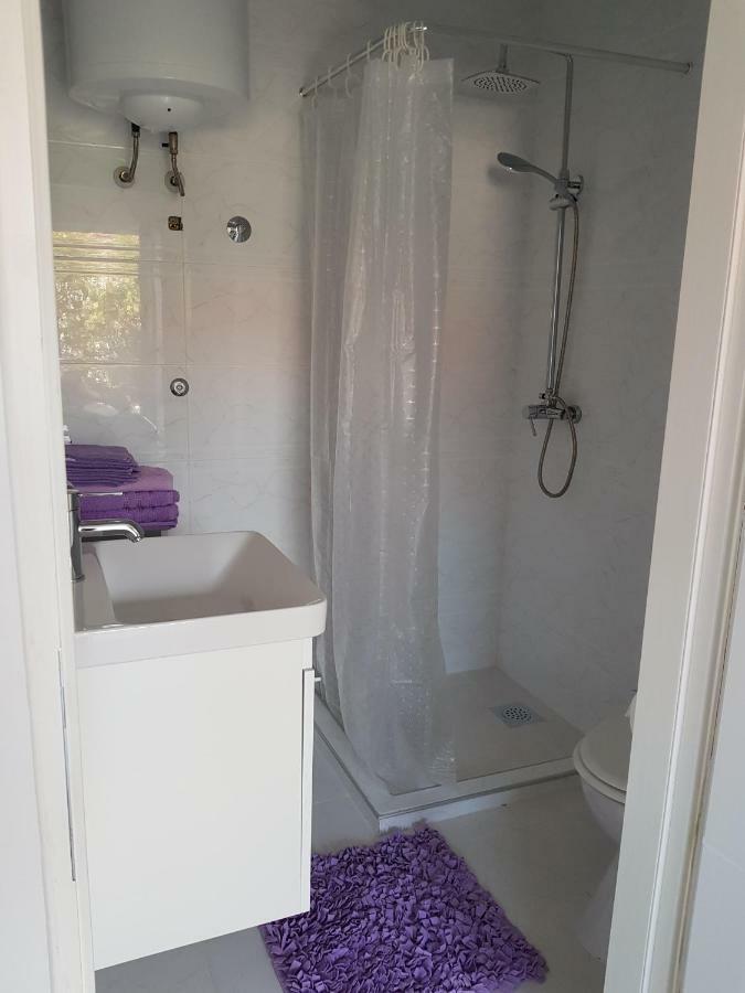 Vigo Apartman Pola Esterno foto