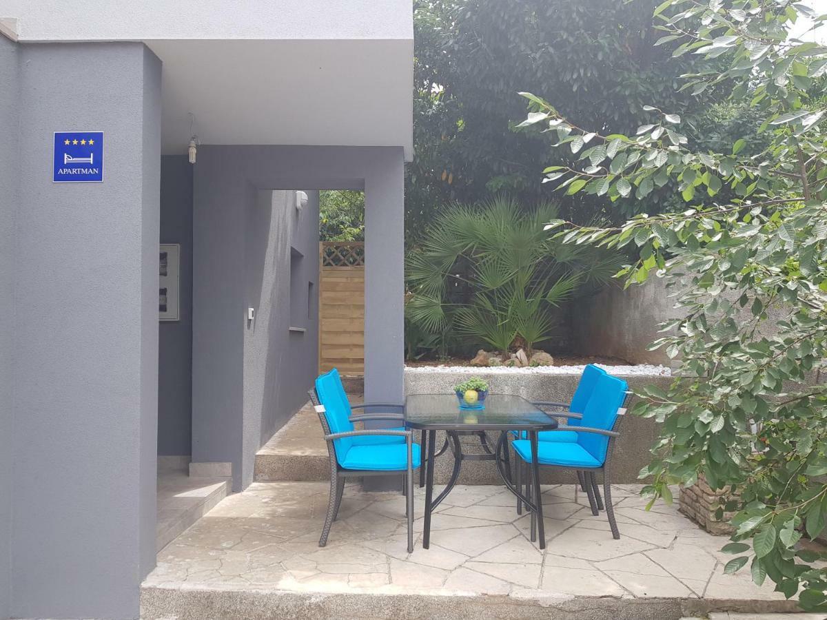 Vigo Apartman Pola Esterno foto
